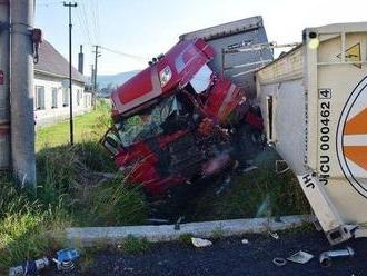 FOTO Tragédia pri Zvolene: Fatálna zrážka kamiónov, Poliak   vydýchol v nemocnici