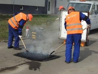 Dúbravčania môžu nahlásiť, ktoré cesty a chodníky treba opraviť