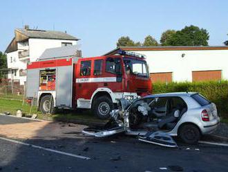 Na Plzeňsku se srazil autobus s osobním autem: Řidič zřejmě usnul