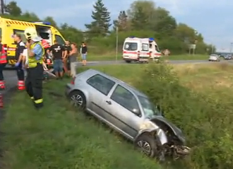 Tehotná žena nezastavila na stopke a spôsobila nehodu troch áut: Okamžitý boj o život dieťatka!