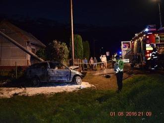 Obrovská tragédia pri Michalovciach: FOTO Dve osoby uhoreli v aute, jedna sa ťažko zranila