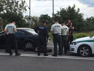 VIDEO Dráma v Bratislave: Vodič unikal pred policajtmi, strhla sa naháňačka a streľba