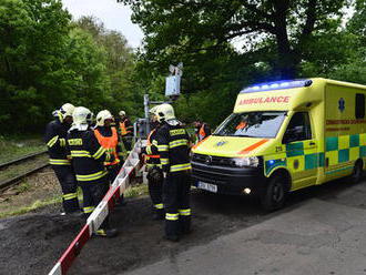 Tragédie u Lichkova: Holčička   vběhla pod vlak, na místě zemřela