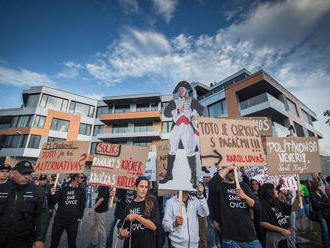 FOTO Posledný protest na odvolanie Kaliňáka: Ostré vyjadrenia Sulíka a Matoviča, Fico klesá na dno