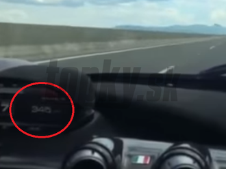 VIDEO Šialenej jazdy podnikateľa z východu: Na Ferrari po diaľnici rýchlosťou 359 km/hod!