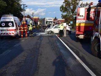 FOTO Polícia objasňuje vážnu dopravnú nehodu: Pri Zvolene sa zrazili štyri autá