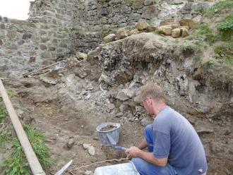 Nečakaný nález v Revišti: Hrad ukrýval archeologické tajomstvo zo 16. storočia na FOTO