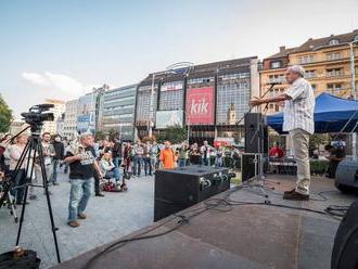 Podvečer sa v Bratislave uskutočnil protest: Vyzývali vládu na lepšie spravovanie krajiny