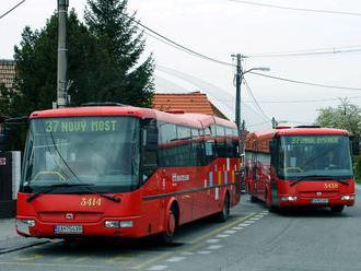 Starosta sa sporí s primátorom Bratislavy o autobusovej linke č. 37