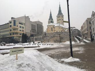 V Žiline vyčíňa turistický recesista: Do centra mesta presťahoval tatranské čudá na FOTO