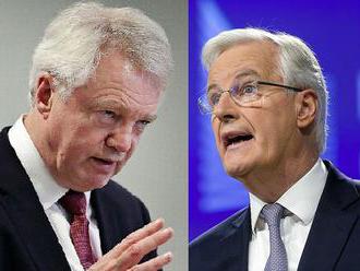 Davis vyzýva, aby summit EÚ prešiel k druhej fáze rokovaní o brexite