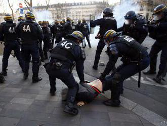 Polícia zasiahla pri nepovolenej demonštrácii v Paríži