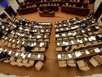 Parlament má problém s rokovaním o návrhoch, chýbajú predkladatelia