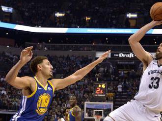 NBA: Memphis zdolal Golden State 111:101, Curryho i Duranta vylúčili