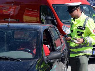 Policajti si tento týždeň posvietia na vodičov v Nitrianskom kraji