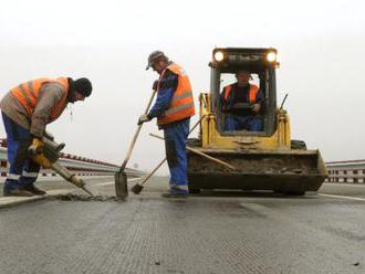 V Zamagurí opravia 22 kilometrov ciest i cestný most