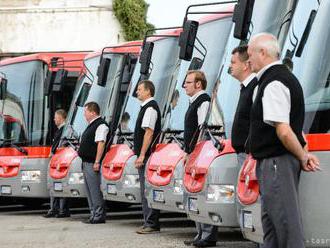 Vodiči autobusov protestovali v Košiciach proti nízkym mzdám