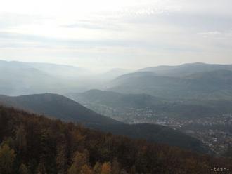 Rozhľadňa Háj ponúka výhľad na Novú Baňu aj Slovenskú bránu