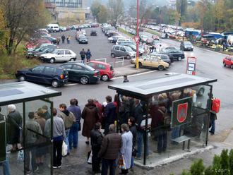 Bratislava vyzýva využiť pri ceste na cintoríny posilnené spoje