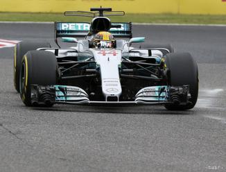 F1: Hamilton skončil v tréningoch pred VC Mexiku dvakrát druhý