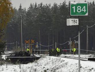 Pri zrážke vlaku s vojenským autom zahynuli vo Fínsku 4 ľudia