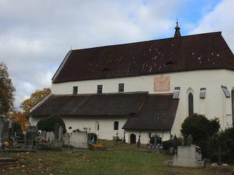 Sv. Mikuláš - kostel, kde podle pověsti sloužil mši sto let mrtvý kněz