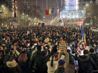 FOTO: Tisíce ľudí v Rumunsku protestovalo proti zmenám v justícii