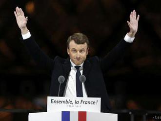 Francúzsky prezident Emmanuel Macron sa dožíva 40 rokov