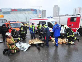 AUTOBUS VRAZIL V MOSKVE DO CHODCOV: Najmenej päť mŕtvych