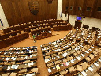 Šokujúci prieskum. Smer ide hore, kapitánovi Dankovi jeho bozkávanie výložiek uškodilo