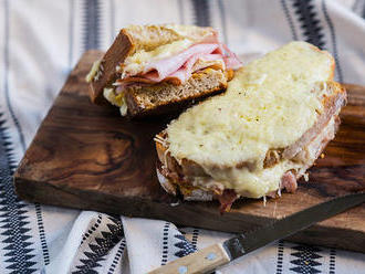 Zapečte si francouzský sendvič Croque monsieur i vy. Je dokonalý!