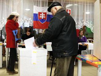 Zmenili ústavu. Župné a komunálne voľby sa budú konať súčasne