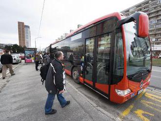 Otrasný zážitok Mirky pri cestovaní MHD: Nervózny vodič autobusu žene vynadal, dostane trest