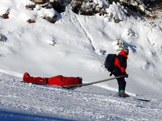 Záchranári mali plné ruky práce: Sánkar zrazil turistu, pomoc potreboval aj skialpinista