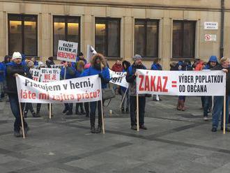 Bratislava rozhoduje o absolútnom zákaze hazardu: VIDEO Protest, hrozí návrat mafie!