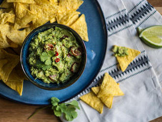 Máte rádi pikantní dobroty? Připravte si mexické guacamole z avokáda