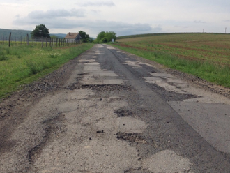 Absolútna Topka, značka varuje vodičov: Pozor, čaká vás 60 kilometrový tankodrom