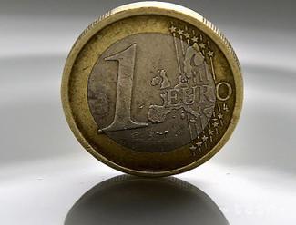 Prekvapivé zrýchlenie inflácie v eurozóne zvýšilo kurz eura