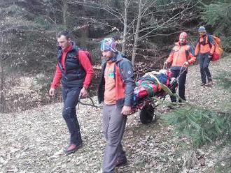 FOTO Záchrannej akcie vo Veľkej Fatre: Muža   privalila štvorkolka