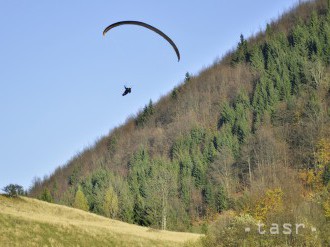 Slovenský paraglajdista havaroval v Rakúsku, skončil v nemocnici