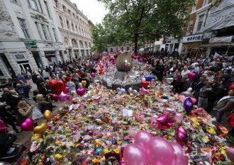 FOTO: Polícia zverejnila snímku útočníka z Manchestera s kufrom