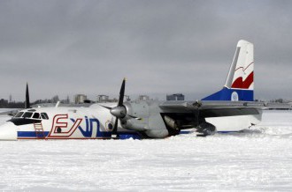 Tvrdé pristátie lietadla An-26 neprežil jeden ruský vojak