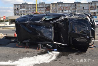 Polícia v ČR havarovala s BMW a zástupcom šéfa protokolu Hradu