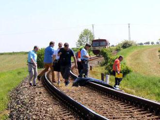 Tragédie na železnici: Žena   zahynula pod koly vlaku u Všechlap