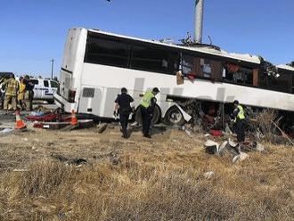 Pri Rimavskej Sobote havaroval autobus plný cestujúcich: Šoférovi Mariánovi   prišlo zle, zomrel