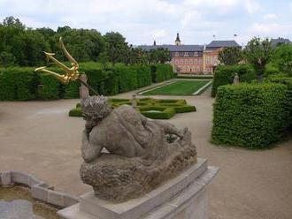 Malý český Schönbrunn i Čertův most najdete v Dobříši