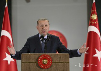 Erdogan požiadal Nemecko o možnosť vystúpiť pred krajanmi