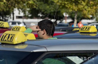 Slovenský taxík havaroval v Rakúsku, dve ženy sa ťažko zranili