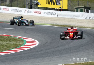 FIA neudelí ďalší trest Vettelovi za incident s Hamiltonom