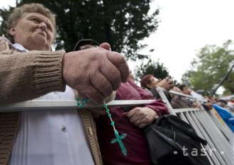 Púť k veľkomoravskej rotunde vyvrcholila svätou omšou na Kostolci